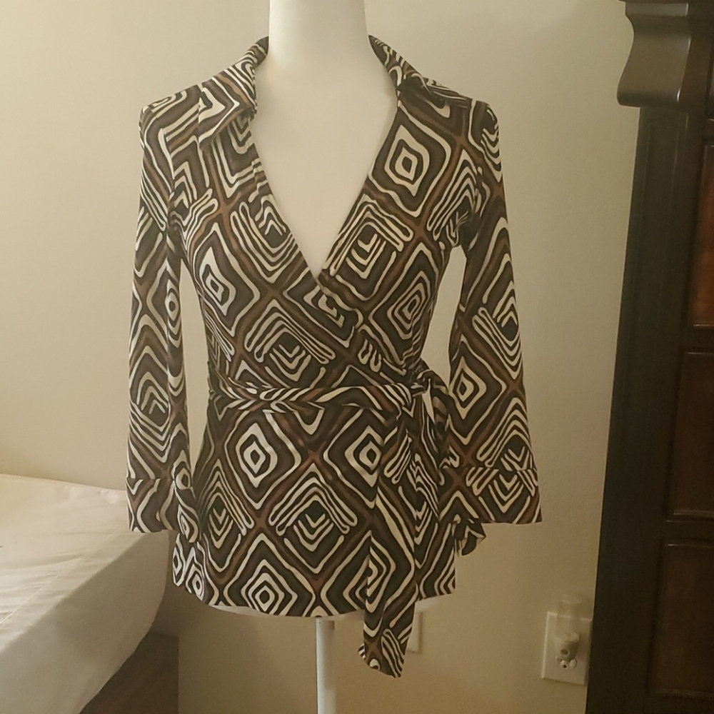 Dian von Furstenberg vintage wrap top